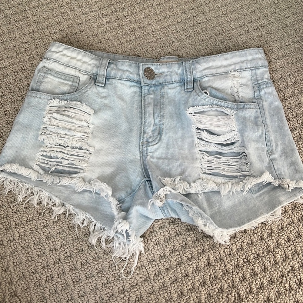 Washed out blue Chiqle premium denim short